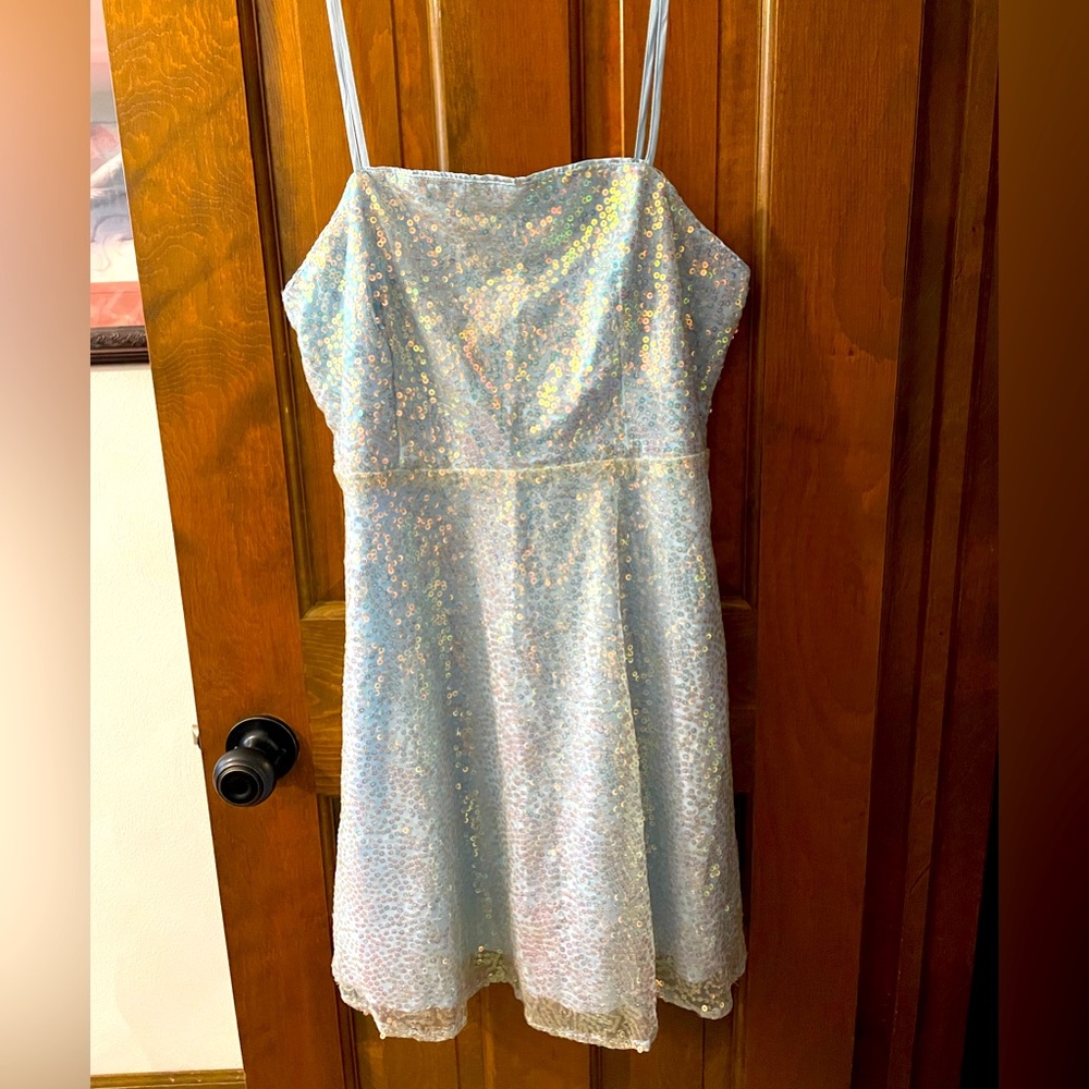 Prom dress size 8/10 blue sequins, never worn adjustable straps